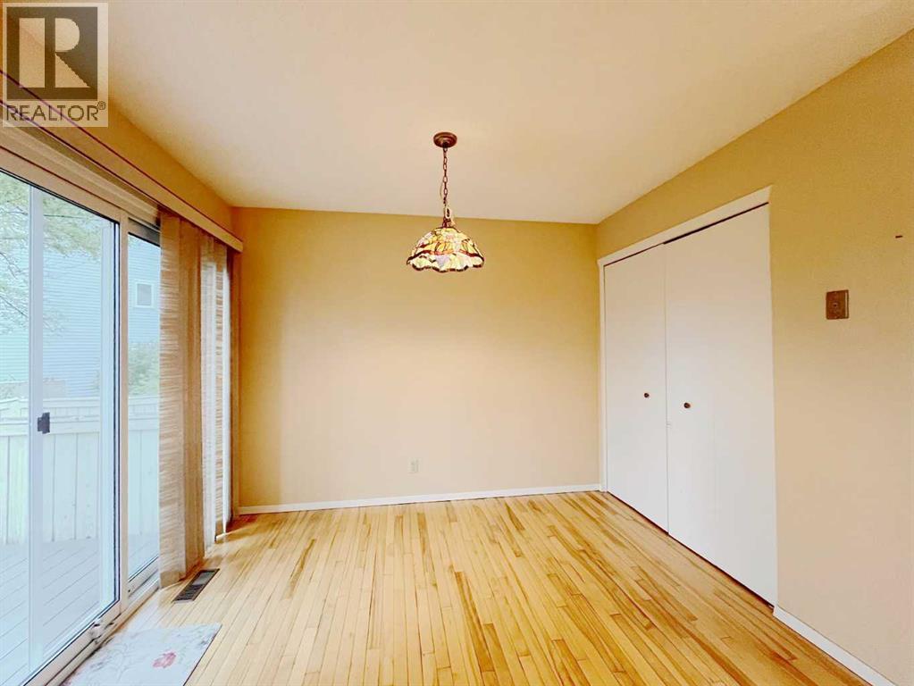 33 Millrise Lane SW