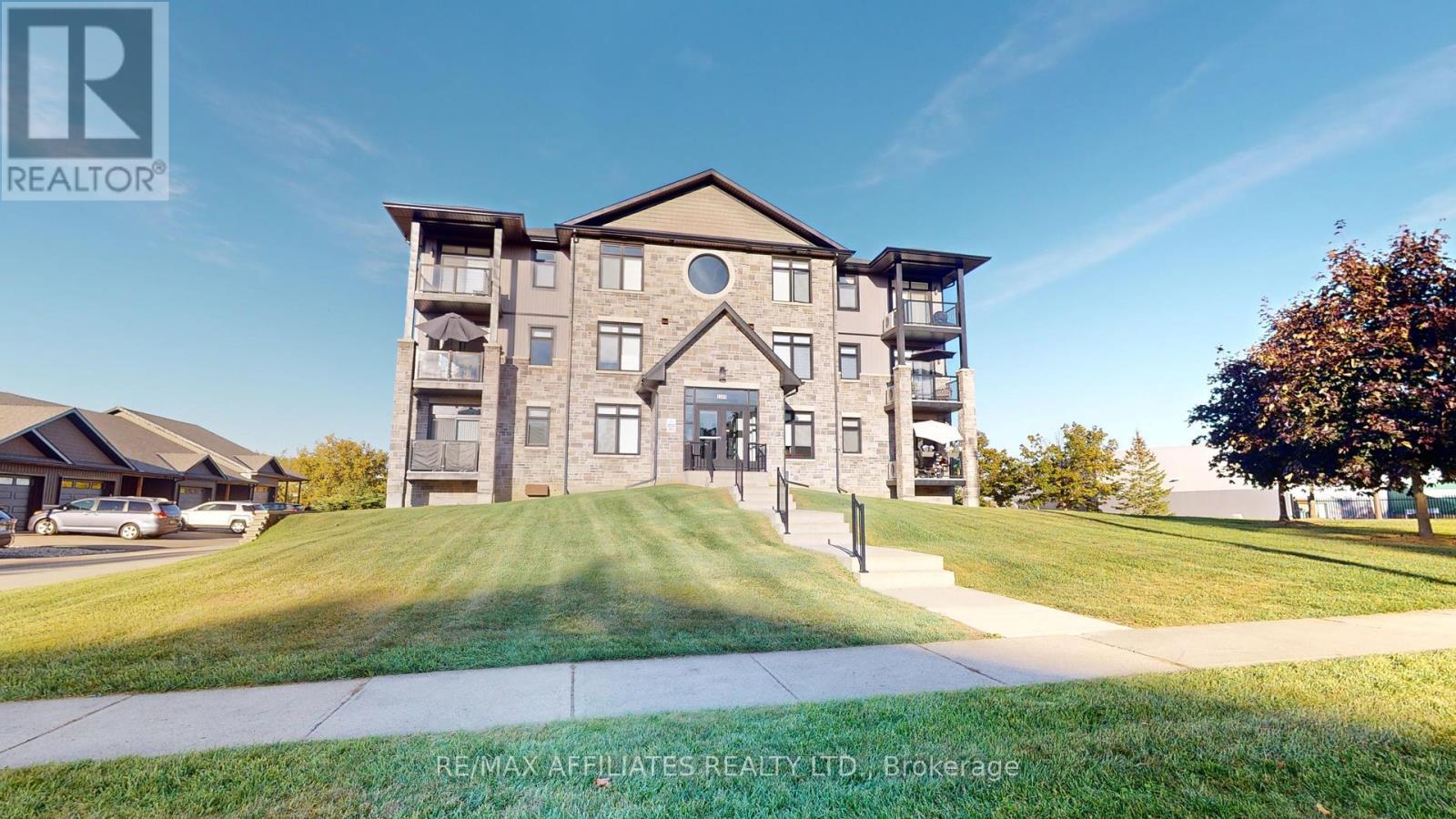 302 - 1109 MILLWOOD AVENUE