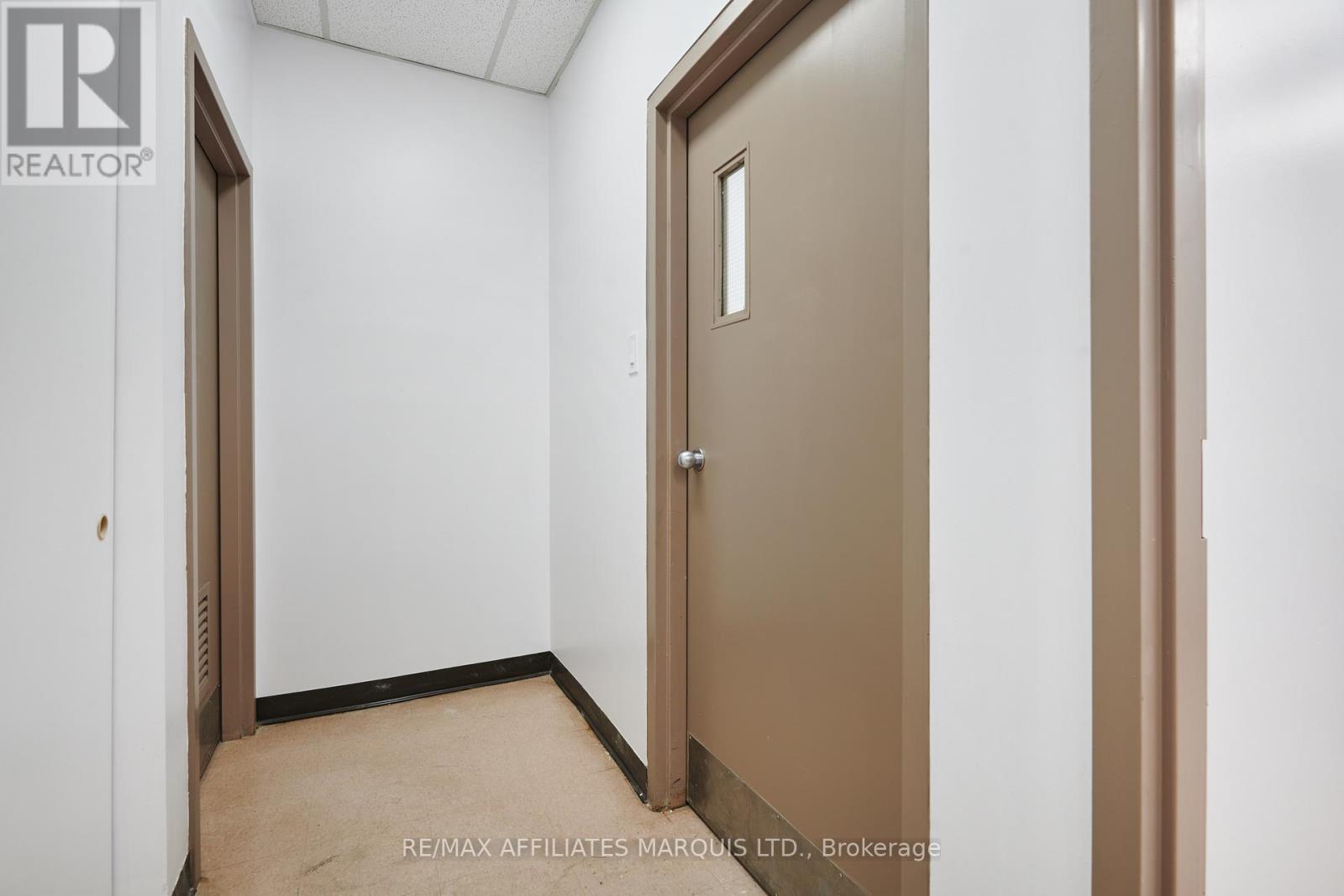 OFFICE UNIT 2 - 41 SECOND STREET W