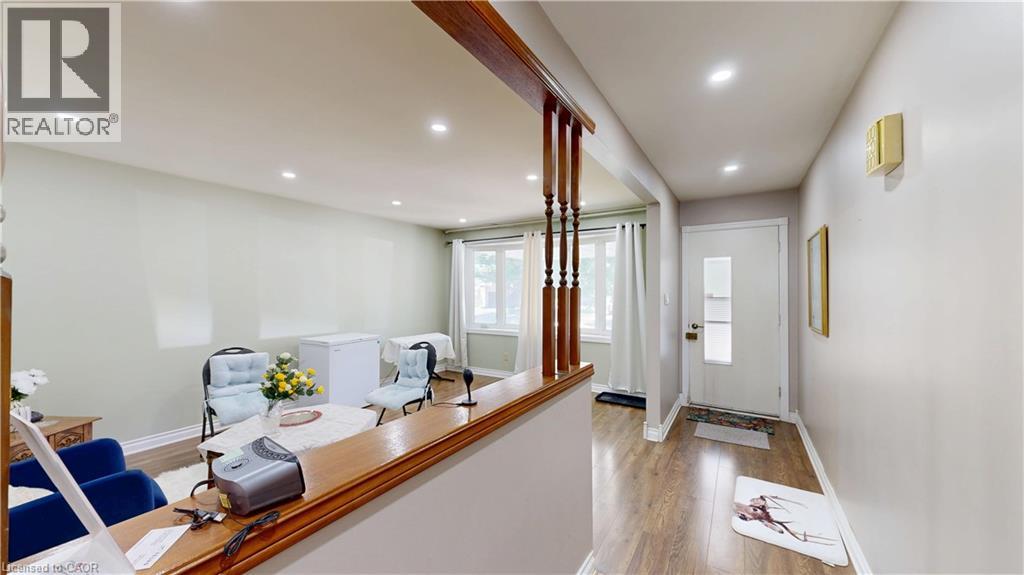 31 APPLEWOOD Lane
