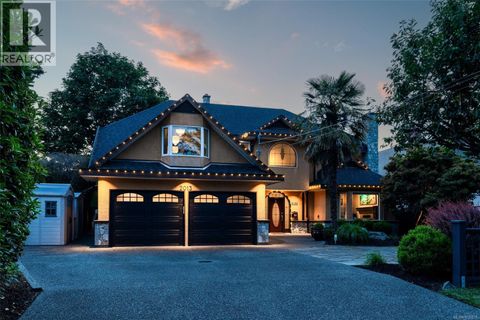 2013 Ferndale Rd Saanich BC V8N2Y4