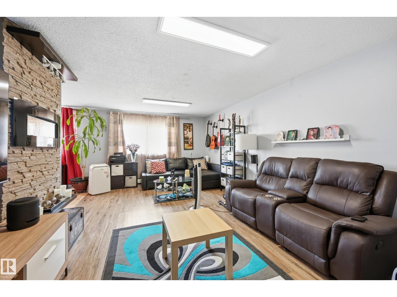 #105 7204 81 AV NW
