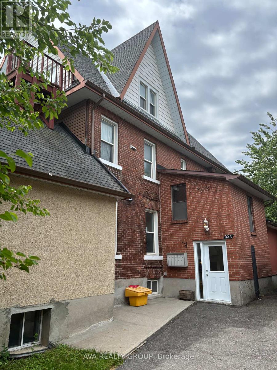 554 HIGHCROFT AVENUE