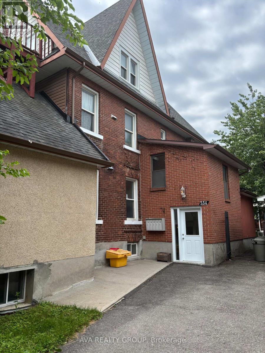 554 HIGHCROFT AVENUE