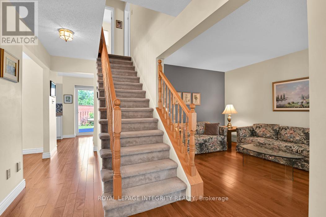121 DOSSETTER WAY