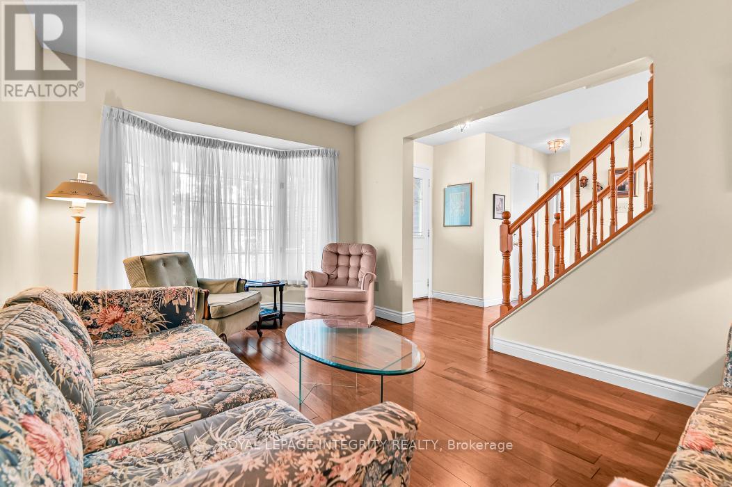 121 DOSSETTER WAY