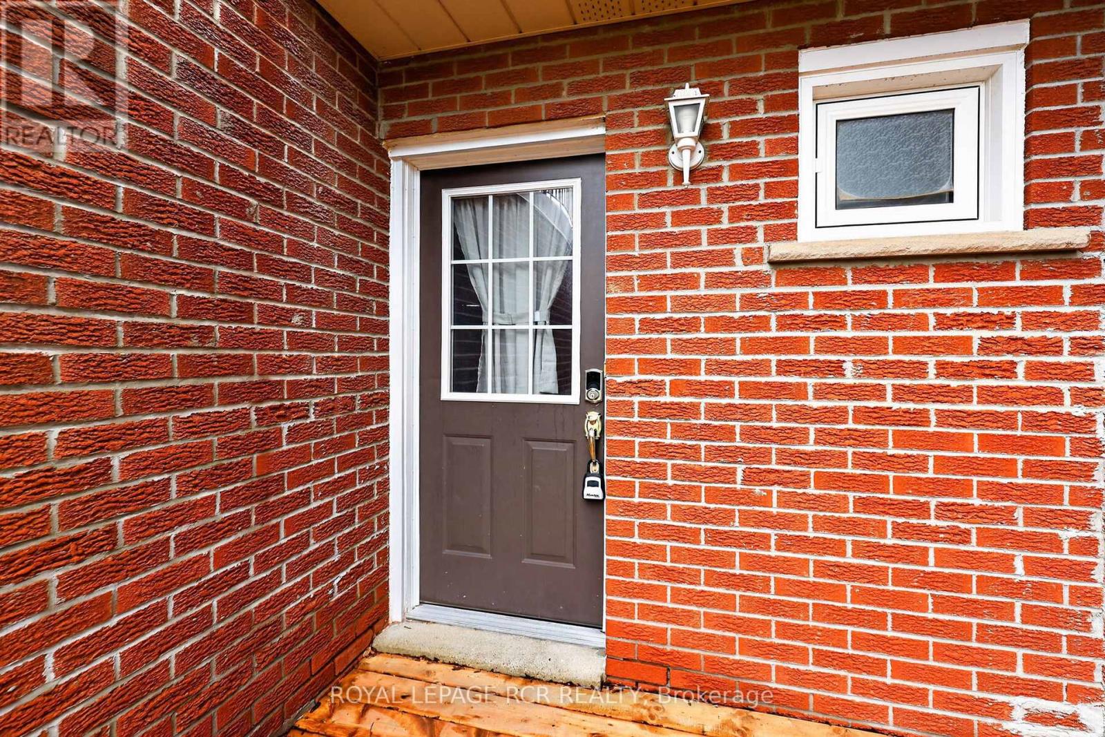 31 - 246 TUPPER BOULEVARD