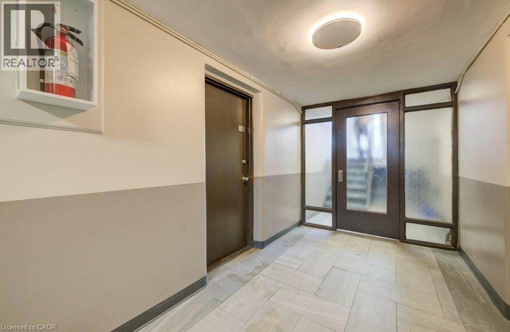 94 KING EDWARD Avenue Unit# 4