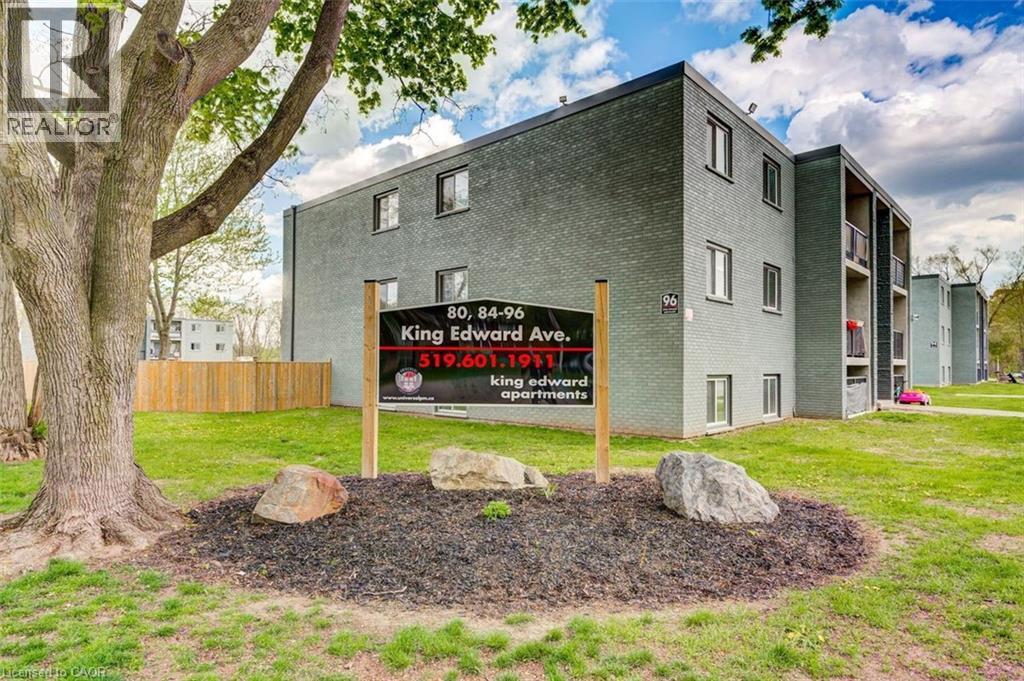 94 KING EDWARD Avenue Unit# 4