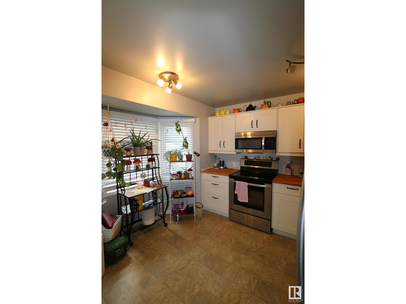 2119 141 AV NW