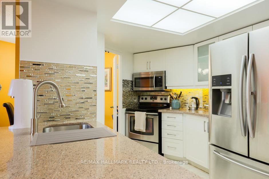 218 - 6 HUMBERLINE DRIVE