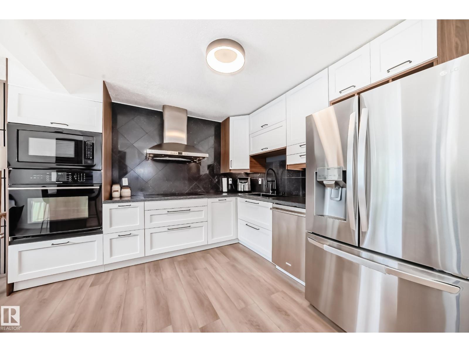 #18 9520 174 ST NW