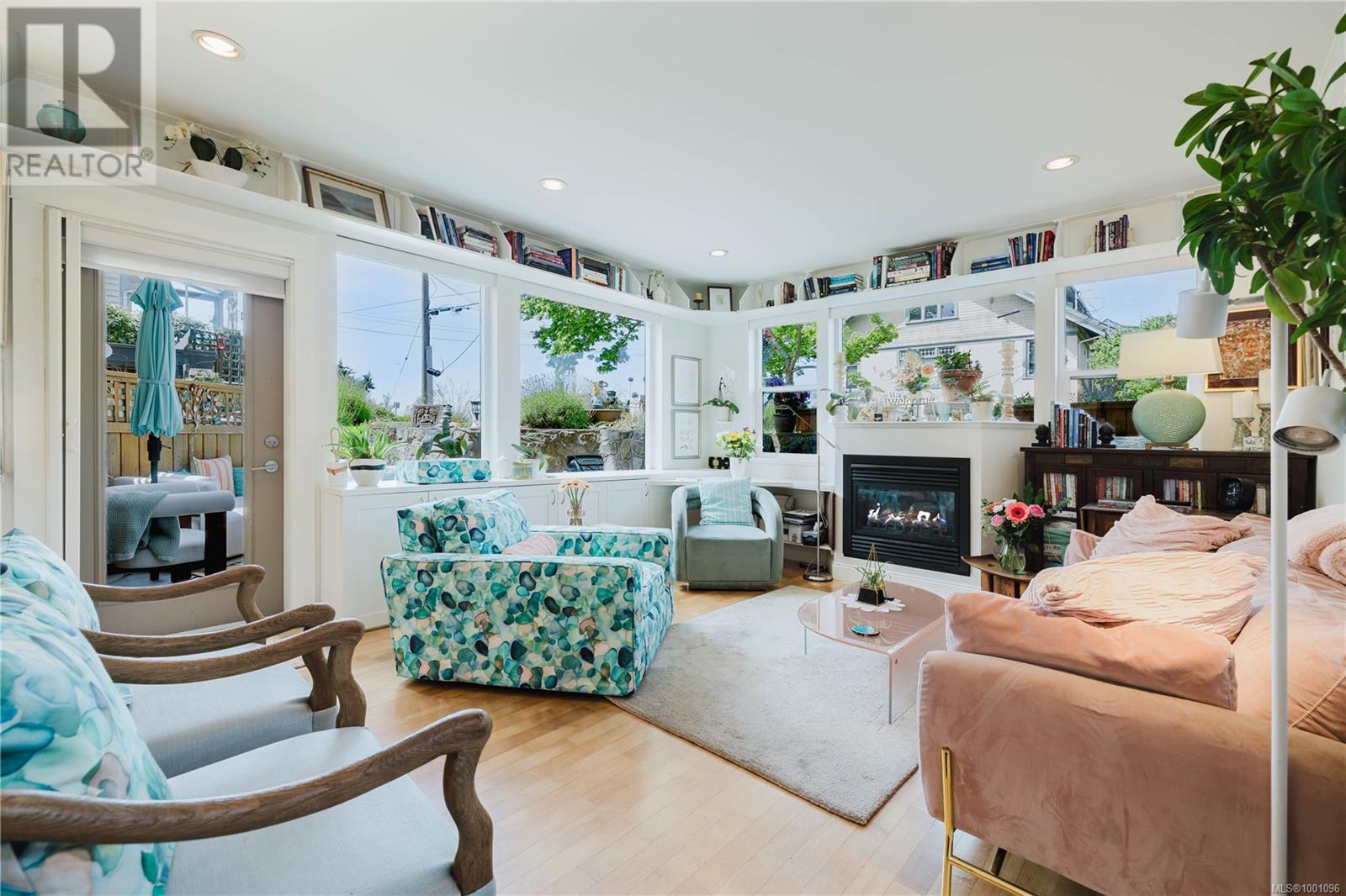 1 9 Moss St