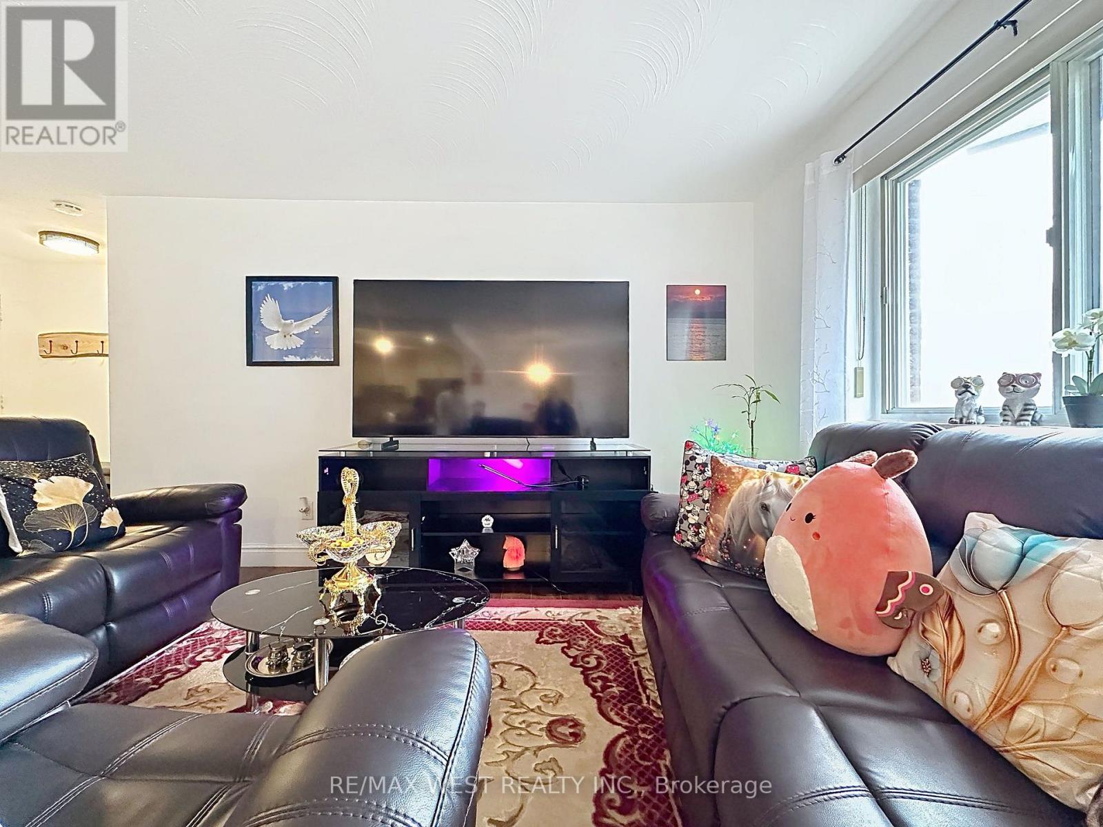 206 - 800 KENNEDY ROAD