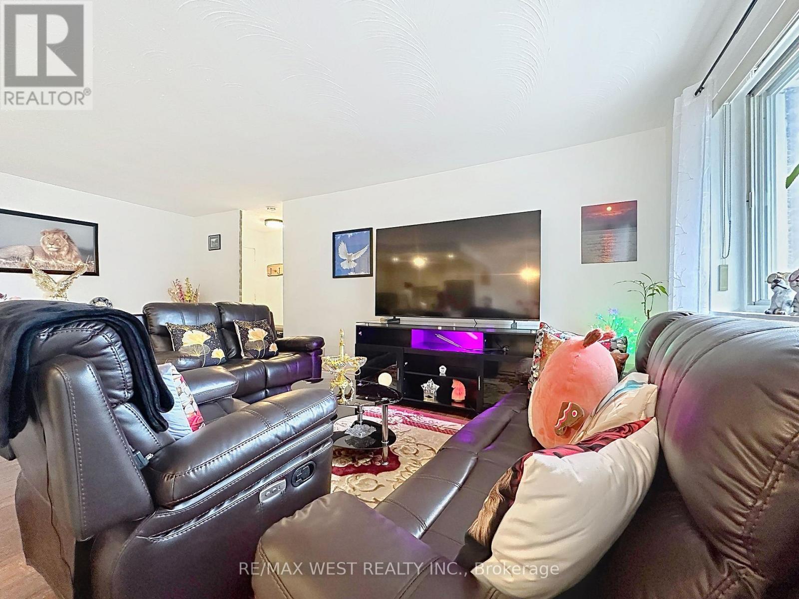 206 - 800 KENNEDY ROAD