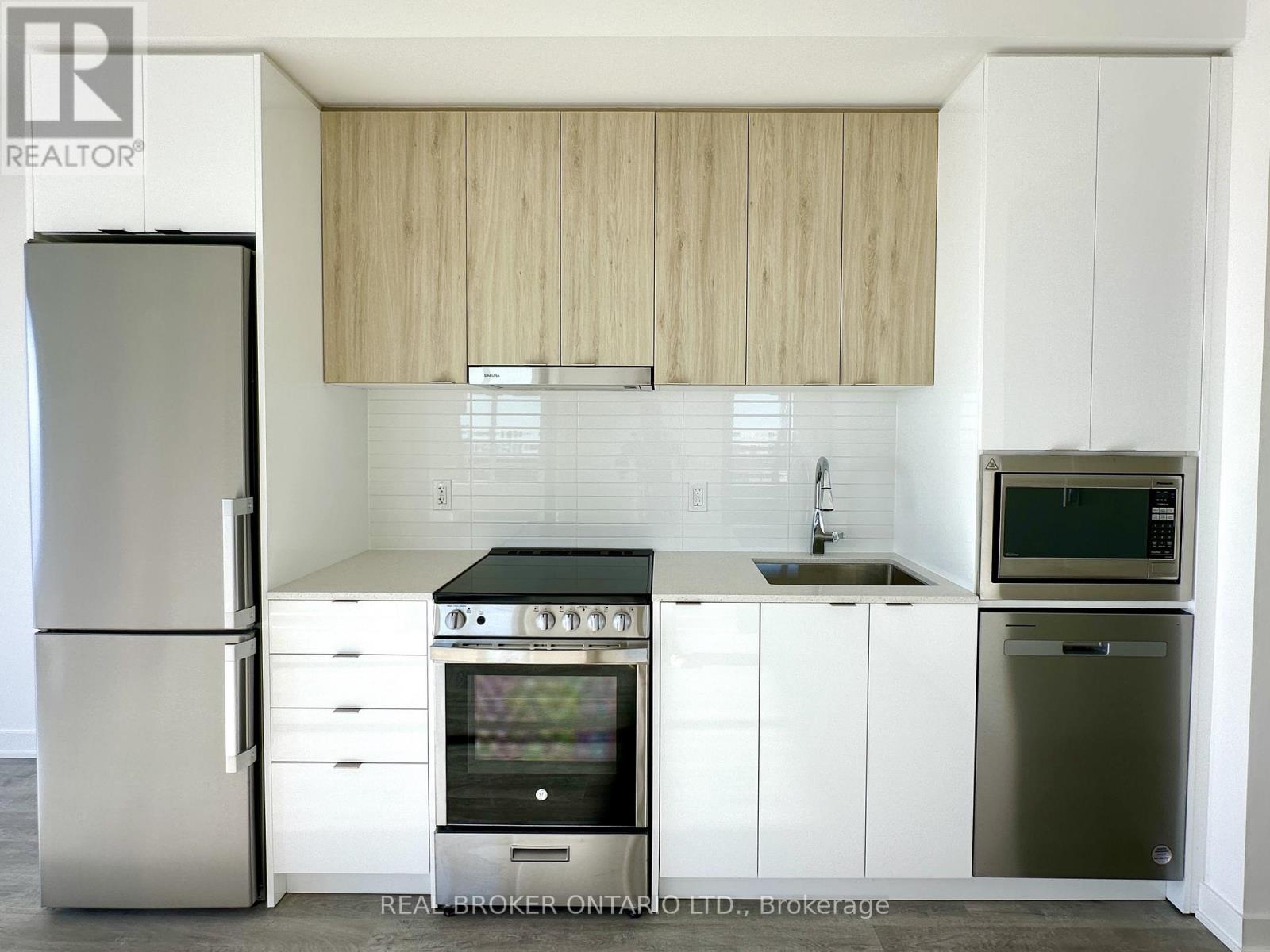 1902A - 30 UPPER MALL WAY