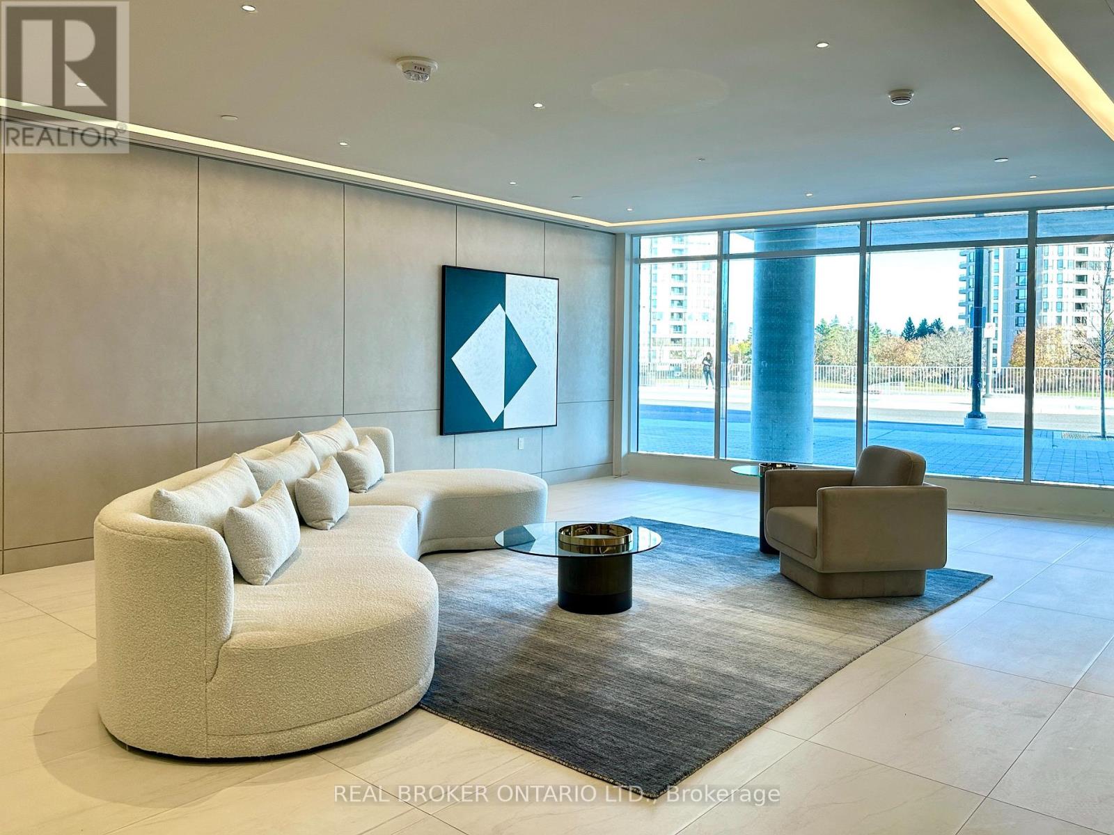 1902A - 30 UPPER MALL WAY