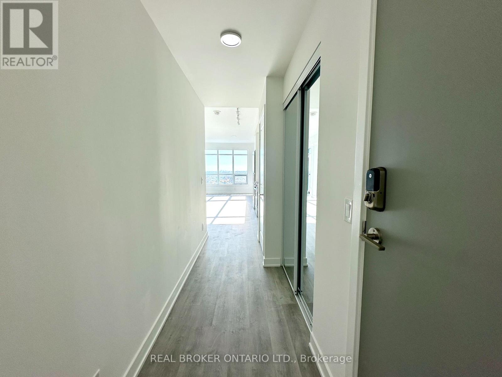 1902A - 30 UPPER MALL WAY