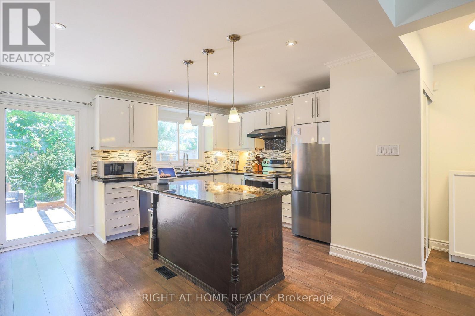 2126 MILLWAY GATE
