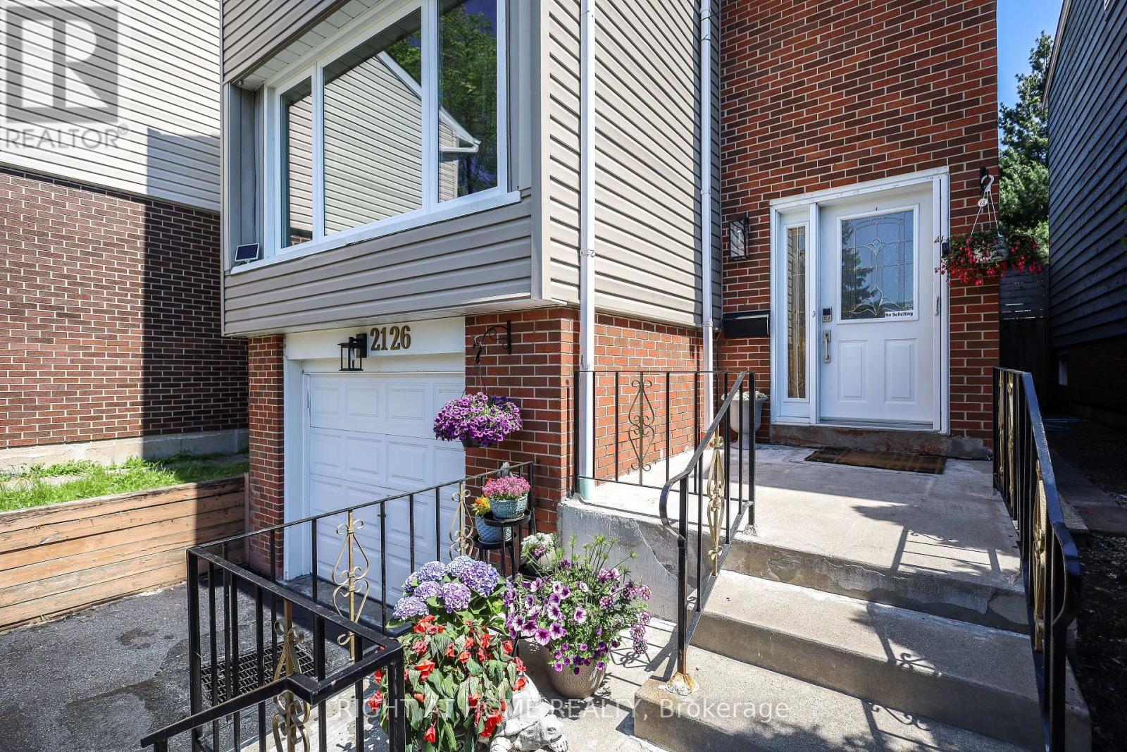 2126 MILLWAY GATE