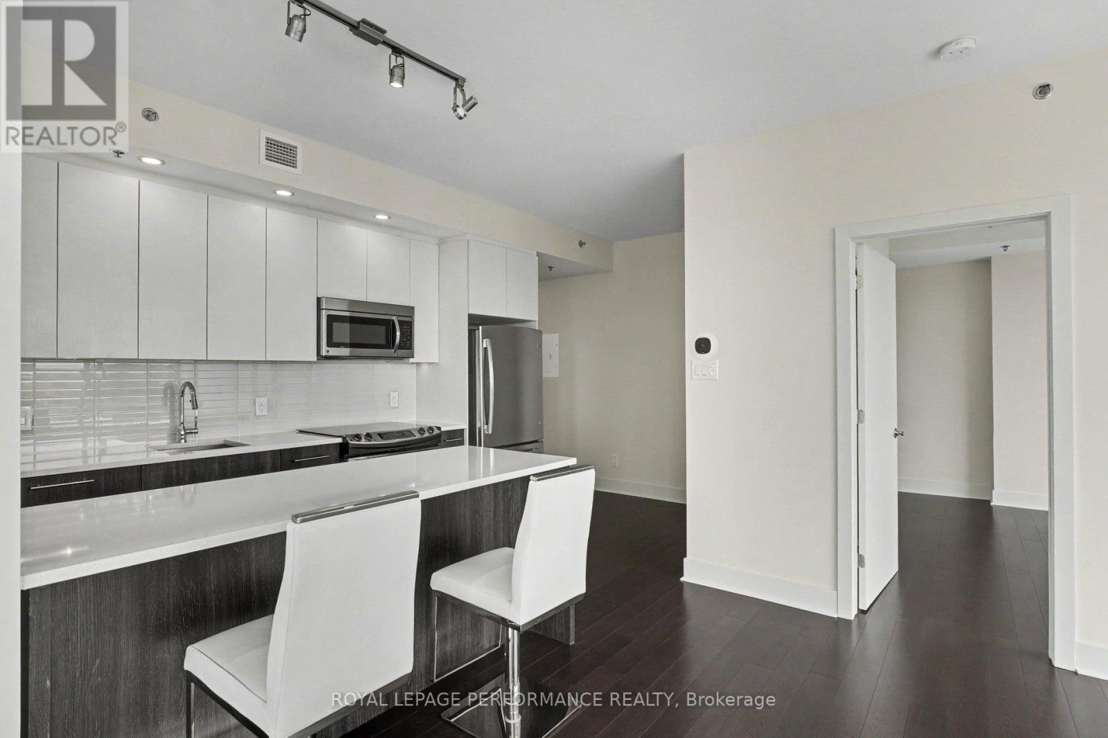 412 - 88 RICHMOND ROAD