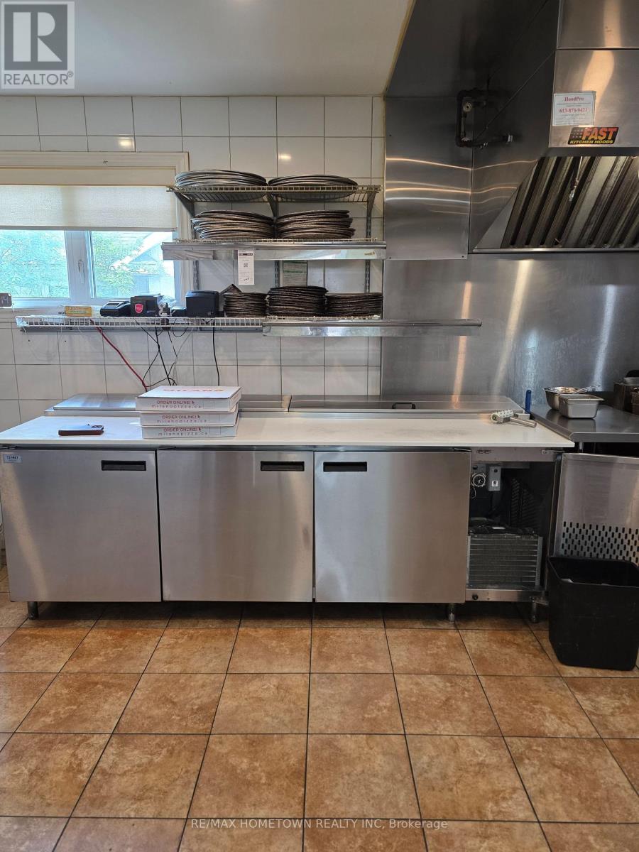 1589 STITTSVILLE MAIN STREET E