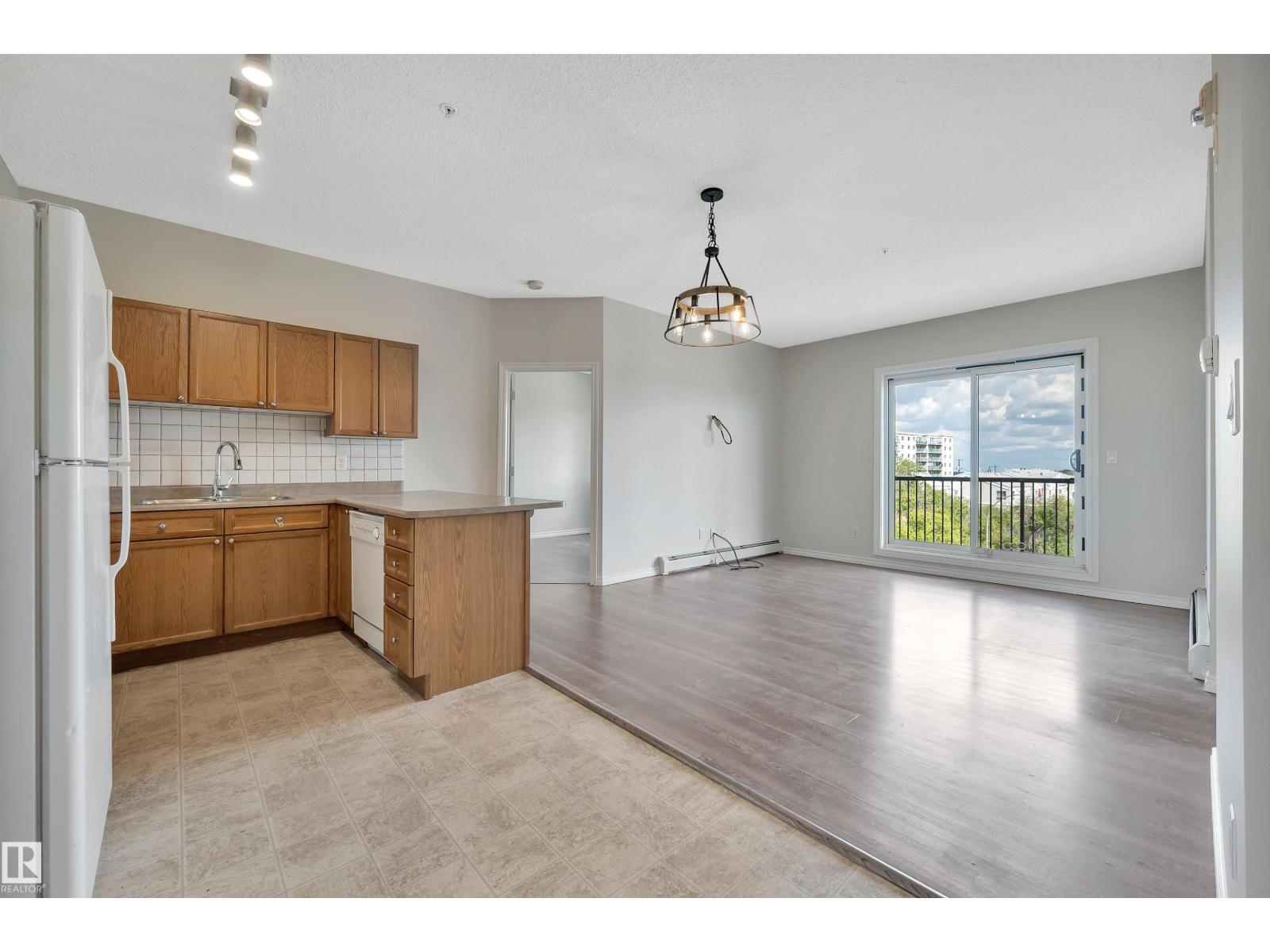 #308 10118 95 ST NW