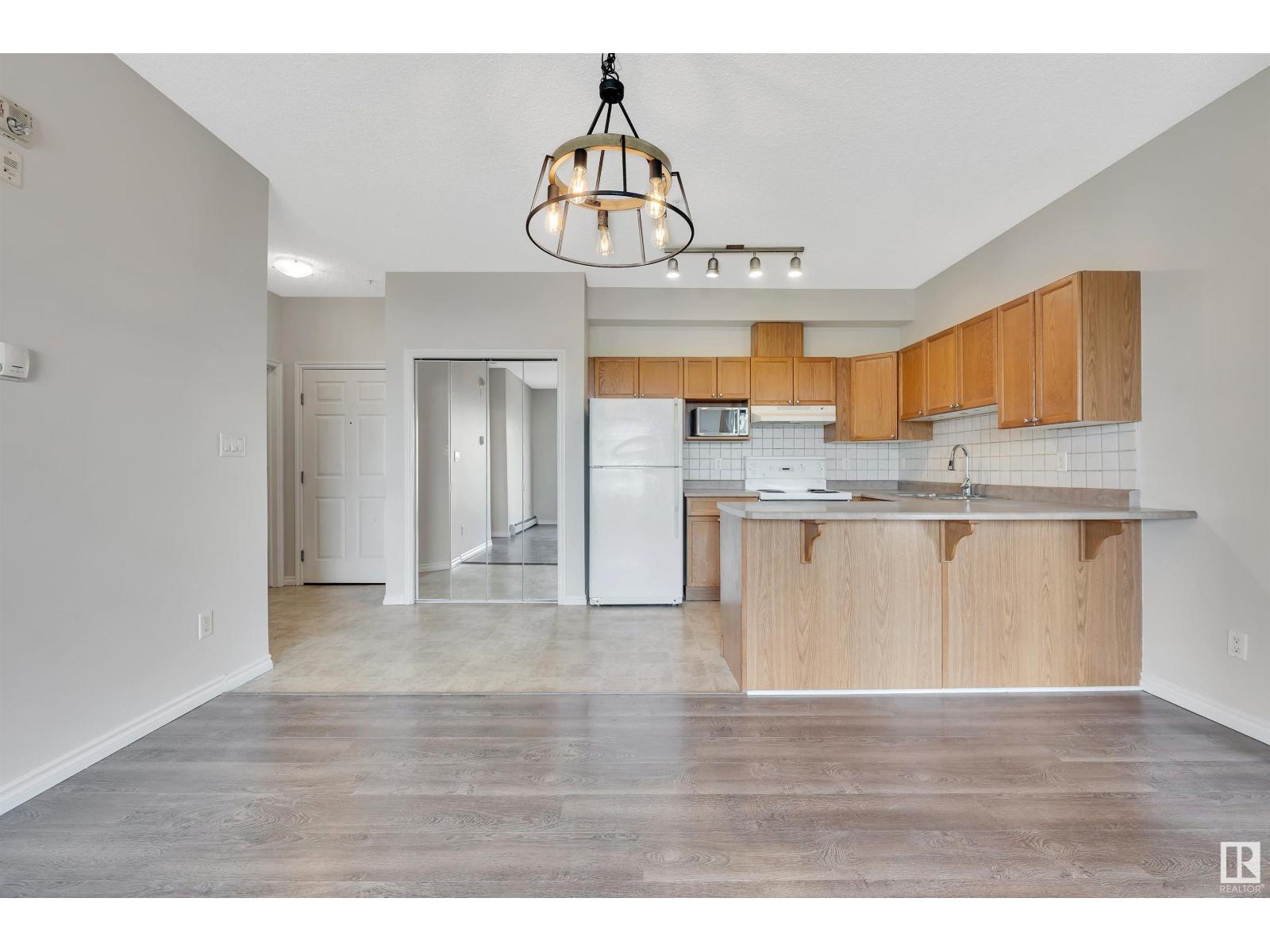 #308 10118 95 ST NW