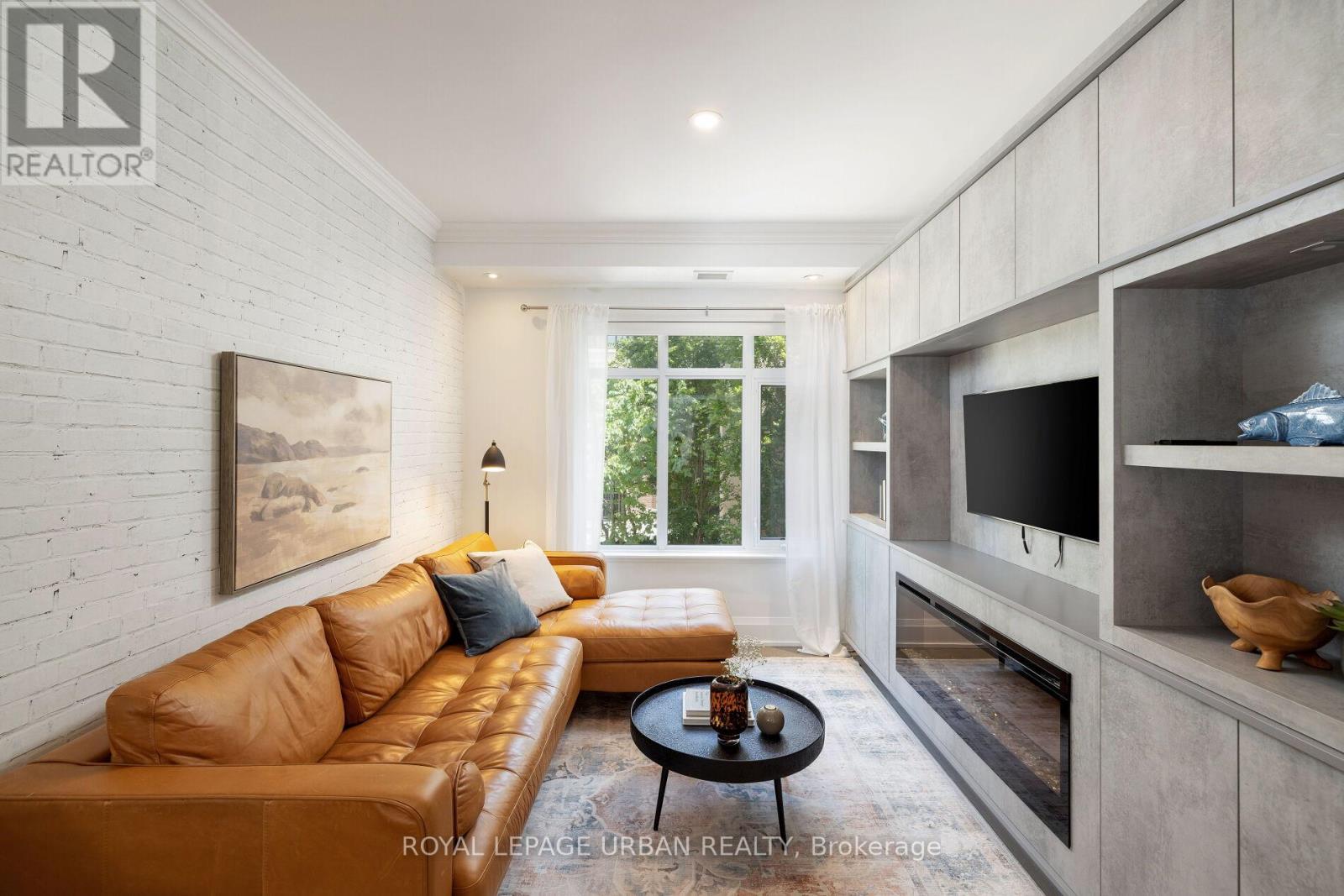 223 - 1900 BAYVIEW AVENUE