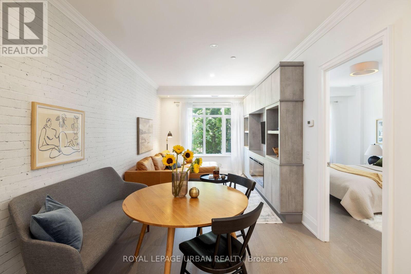 223 - 1900 BAYVIEW AVENUE