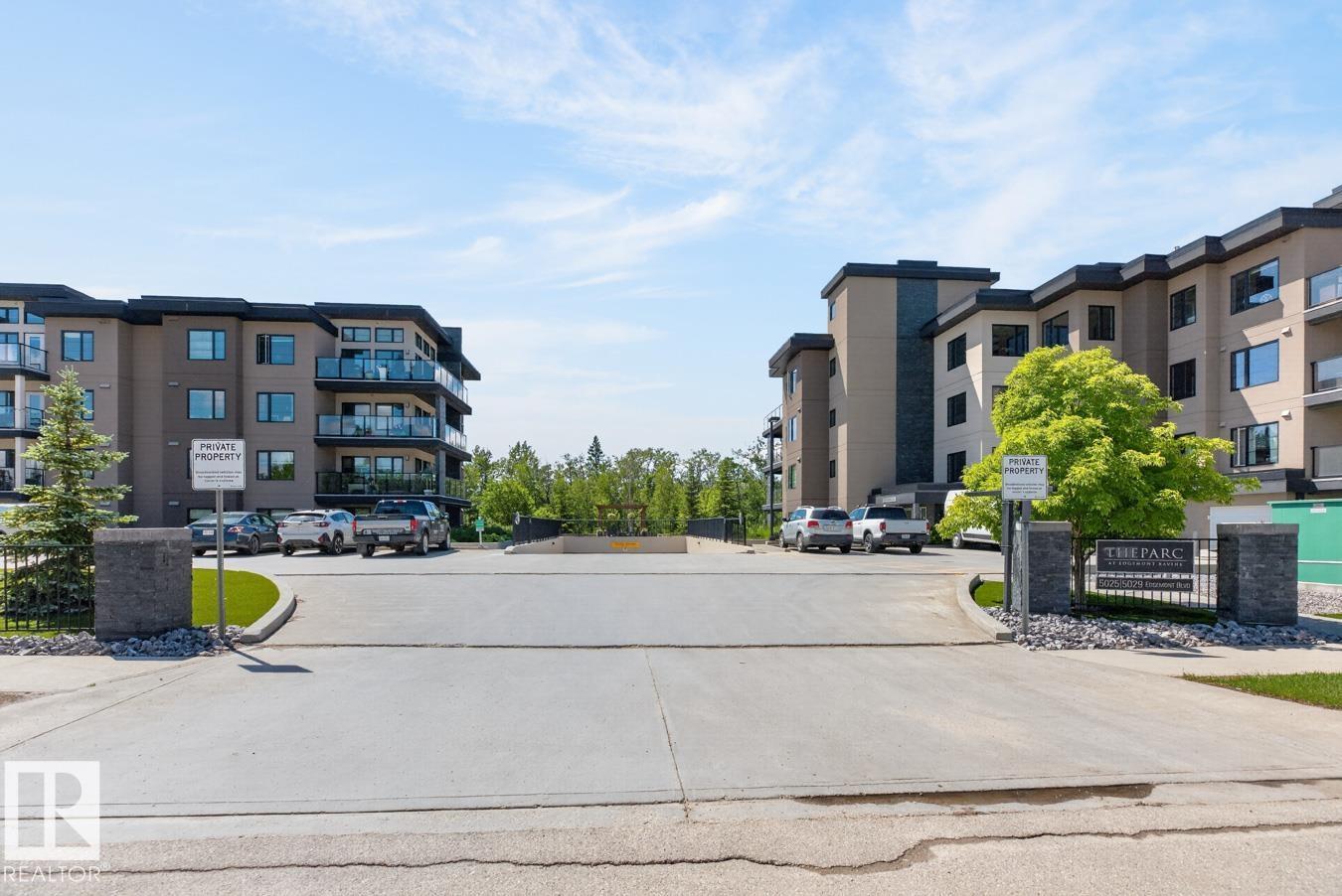 #207 5025 EDGEMONT BV NW