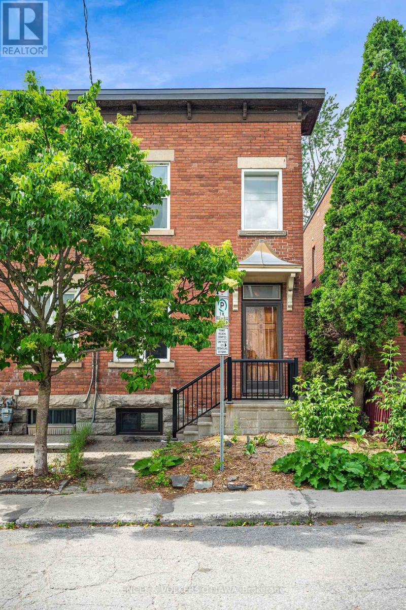 293 SOMERSET STREET E