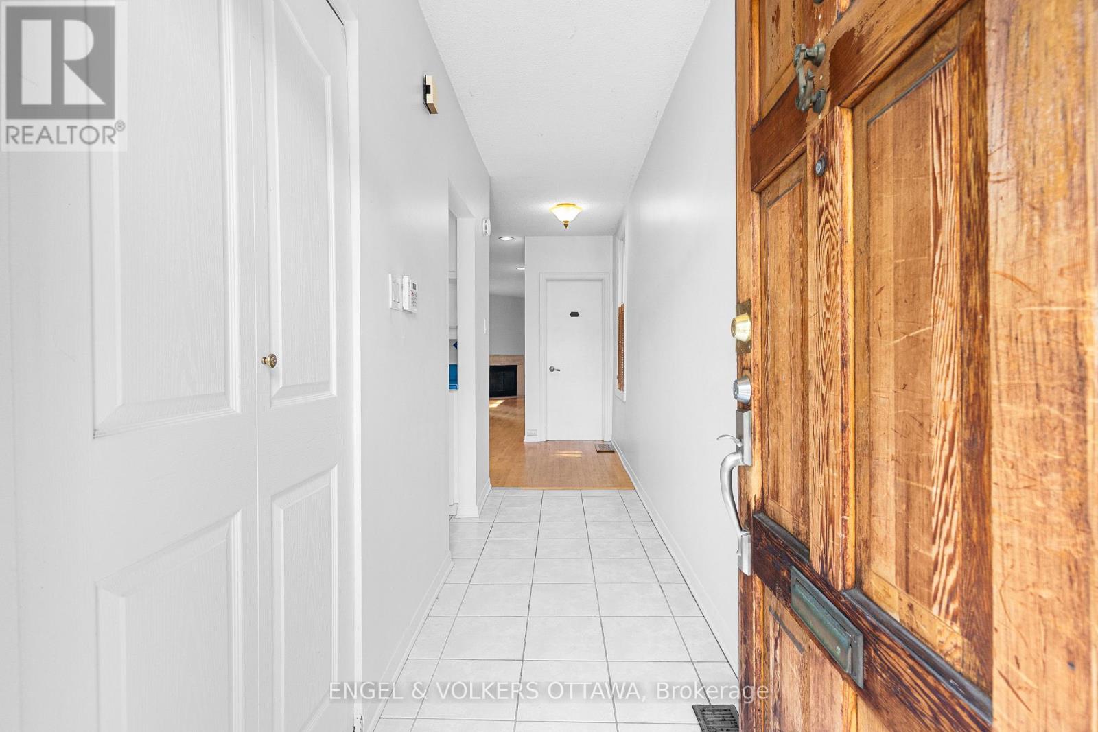 293 SOMERSET STREET E