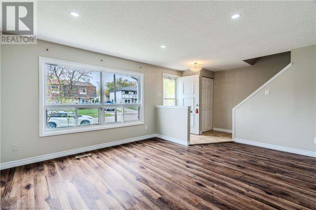 29B HELENE Crescent