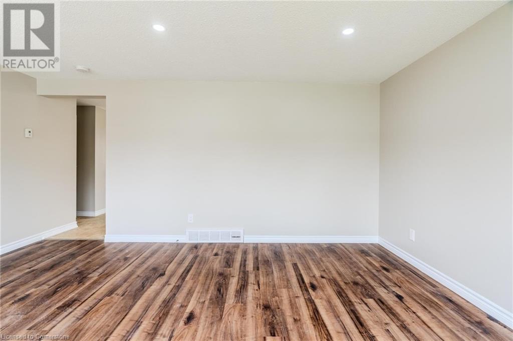 29B HELENE Crescent