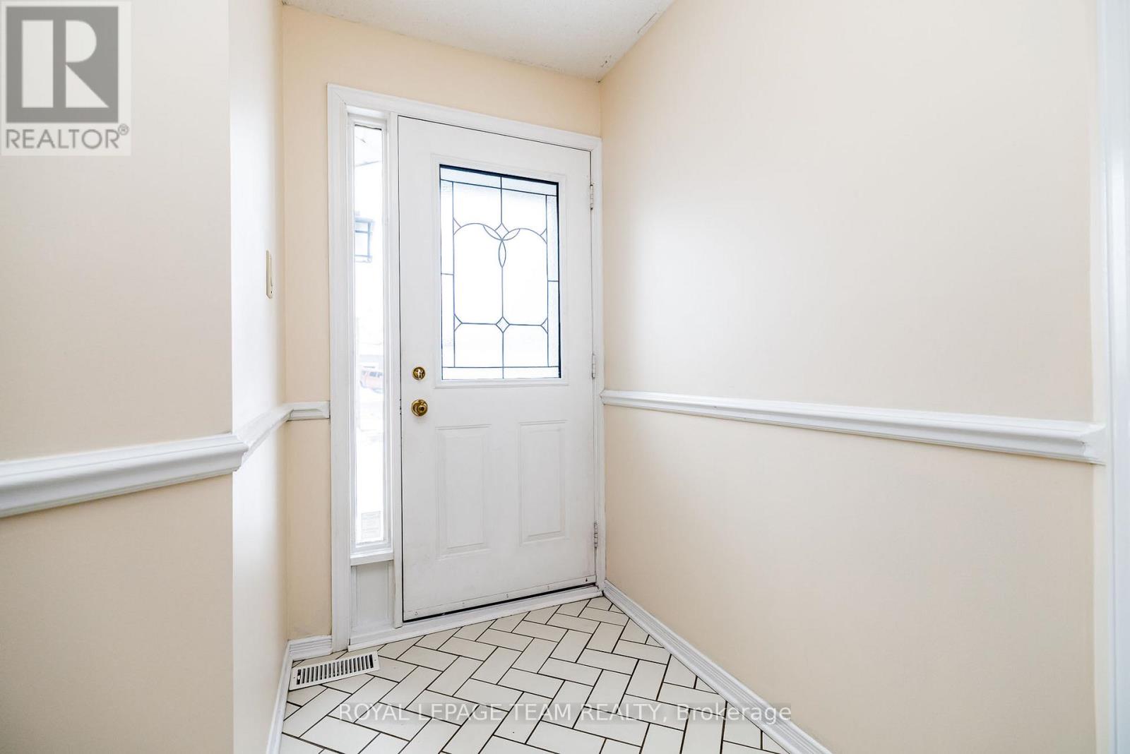 27 PINE NEEDLES COURT