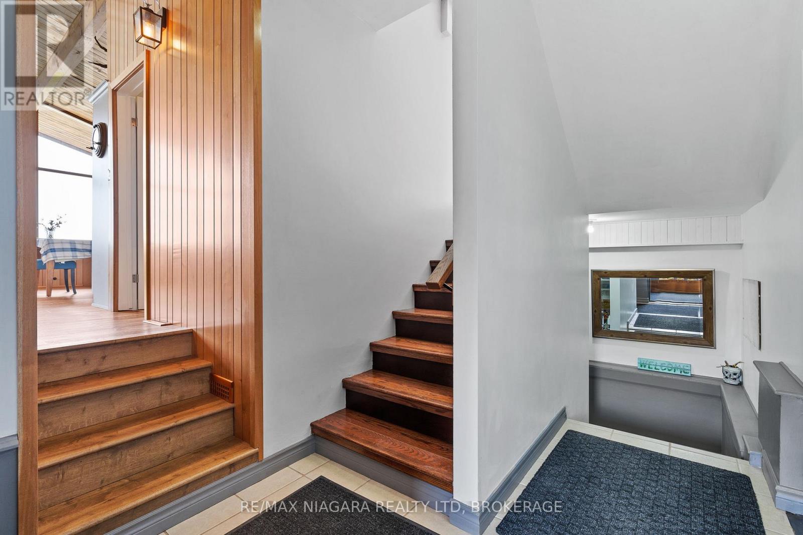 10825 LAKESHORE ROAD W