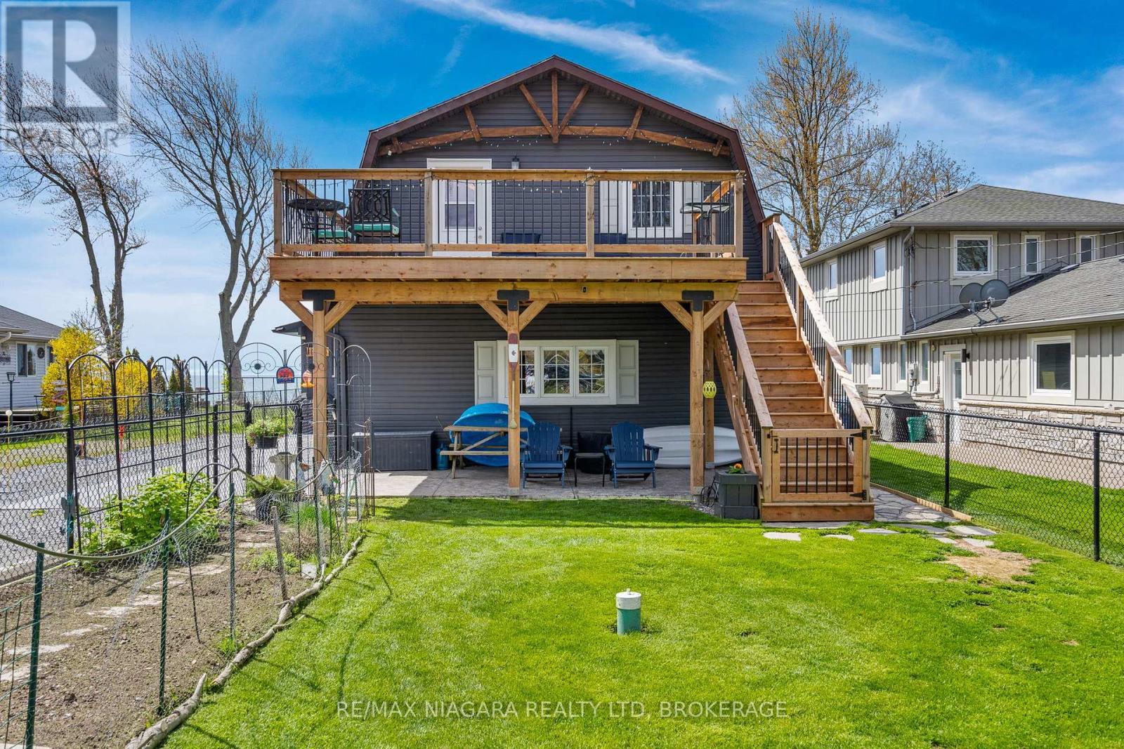 10825 LAKESHORE ROAD W