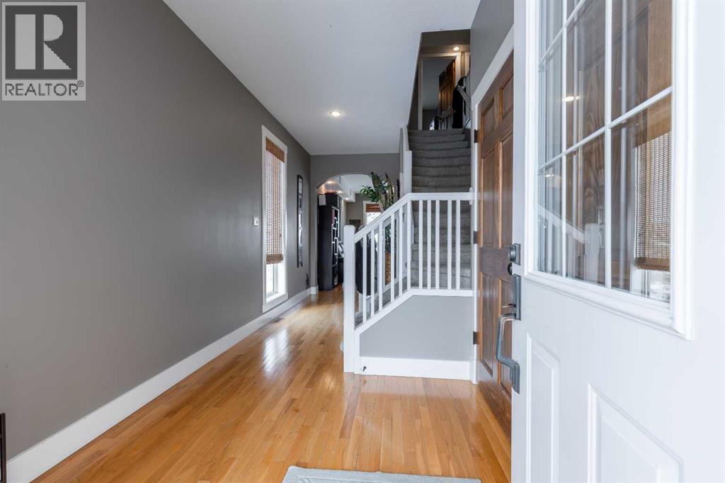 4, 369 Canyon Boulevard W