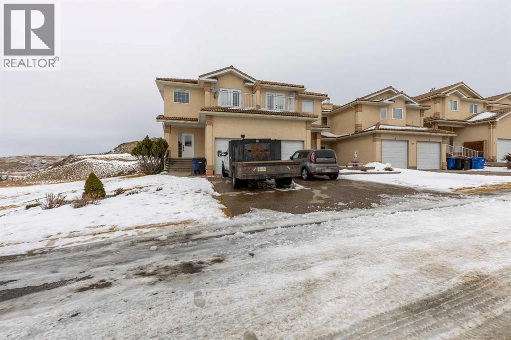 4, 369 Canyon Boulevard W