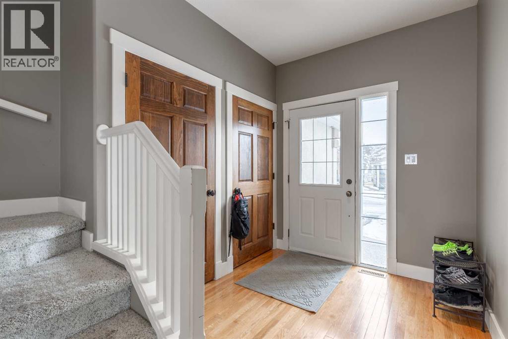 4, 369 Canyon Boulevard W