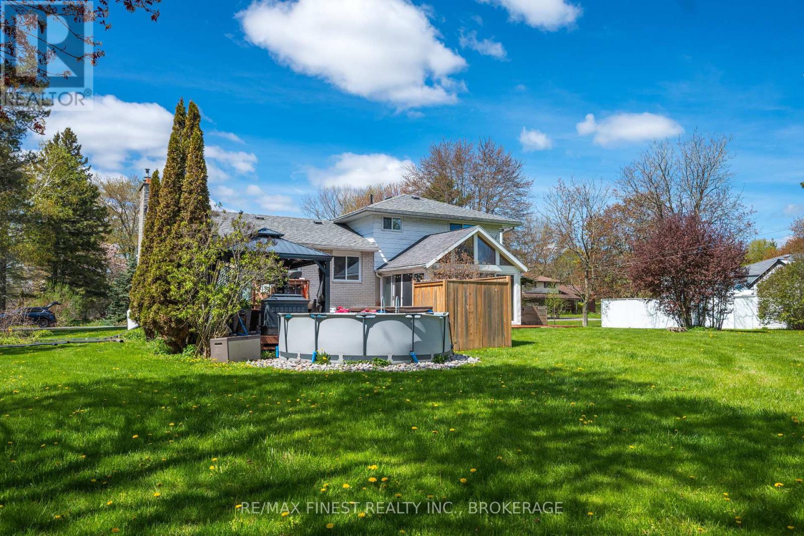 207 MEADOW CRESCENT