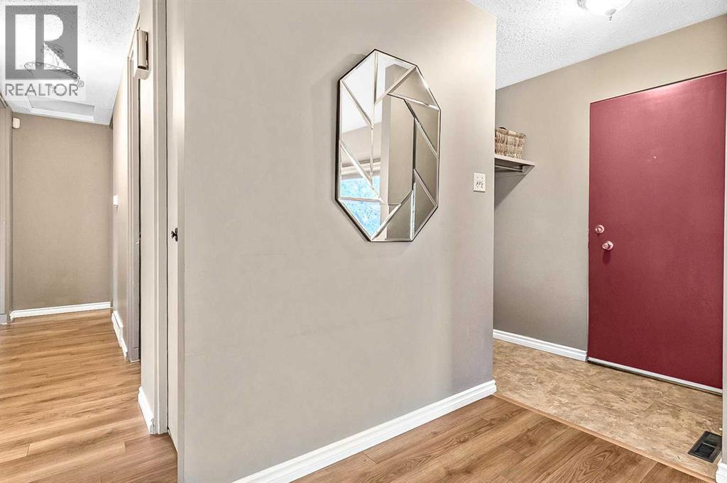 2628 Lionel Crescent SW