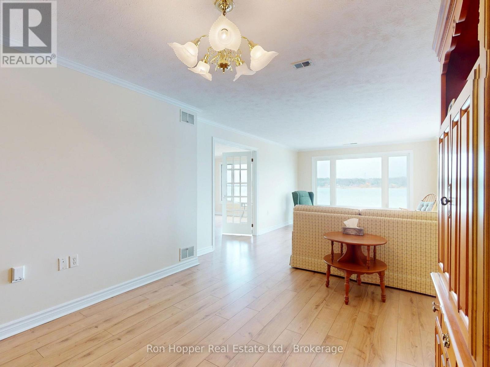 303 - 2555 3RD AVENUE W