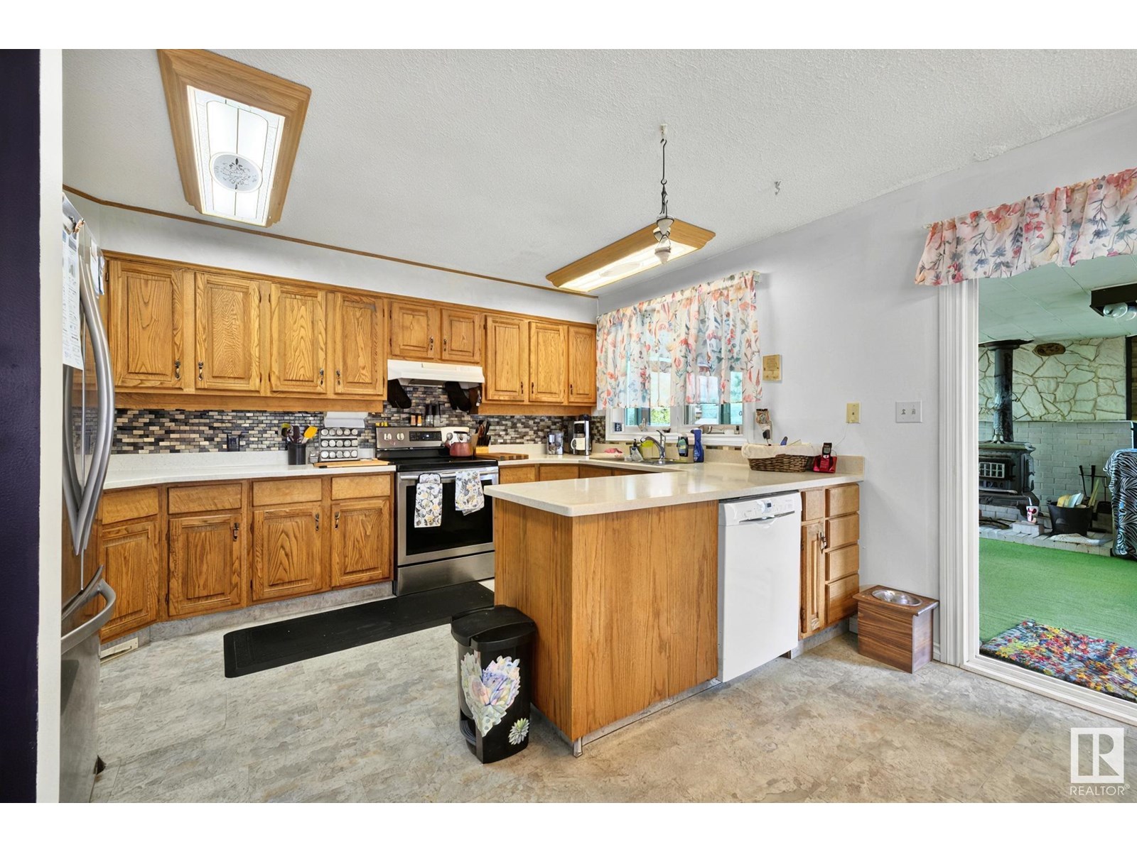 10420 32 AV NW