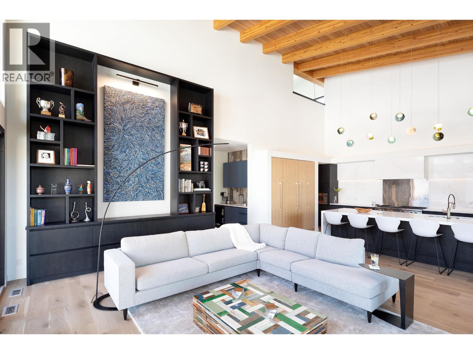 1600 SOUTHLANDS LANE