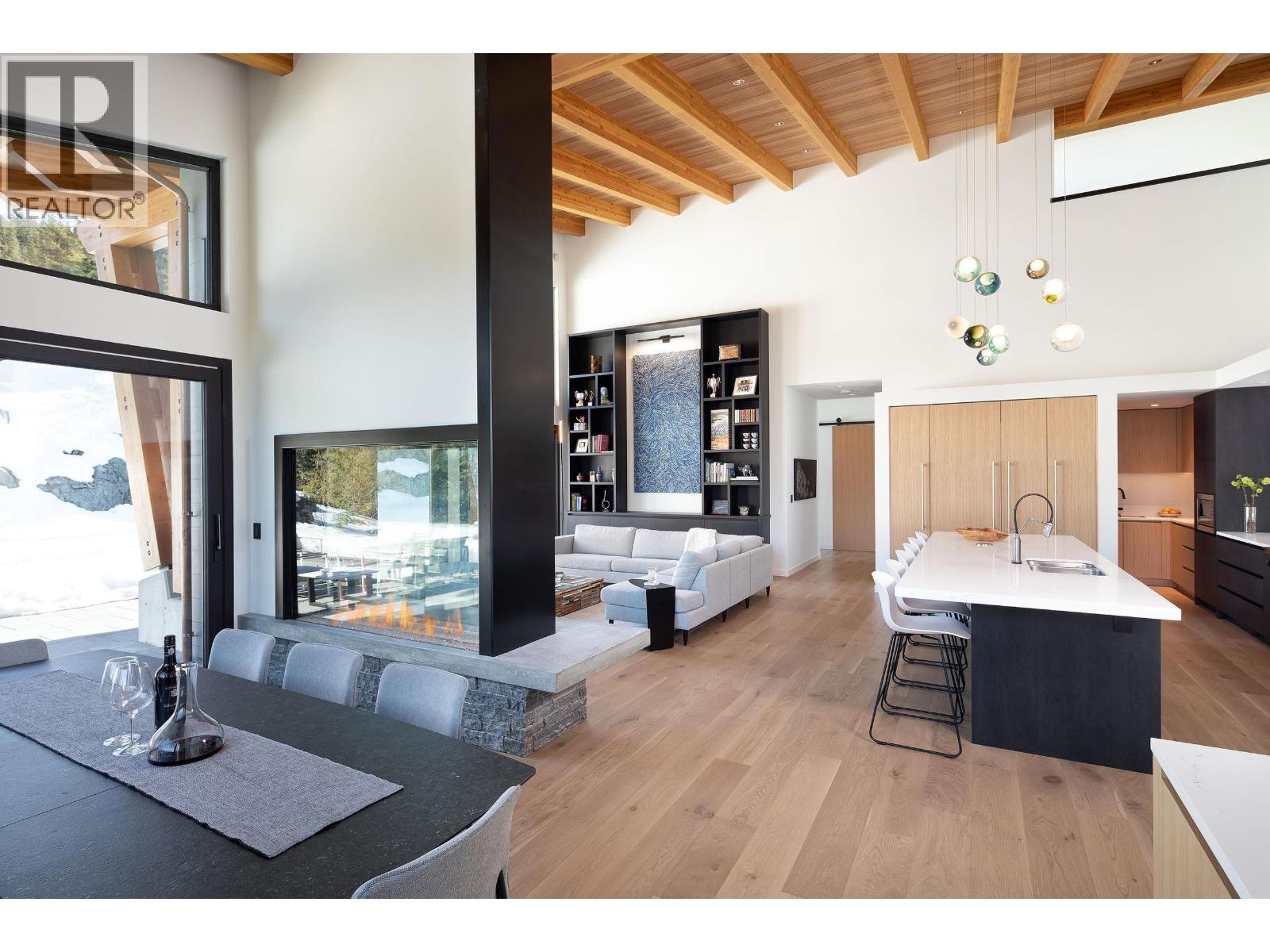 1600 SOUTHLANDS LANE