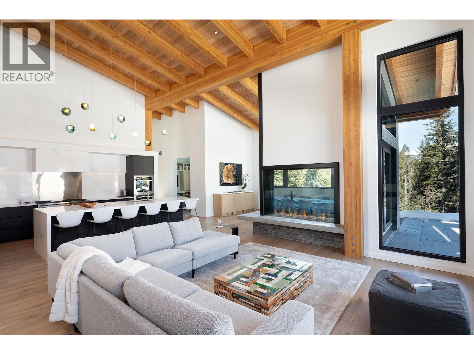 1600 SOUTHLANDS LANE