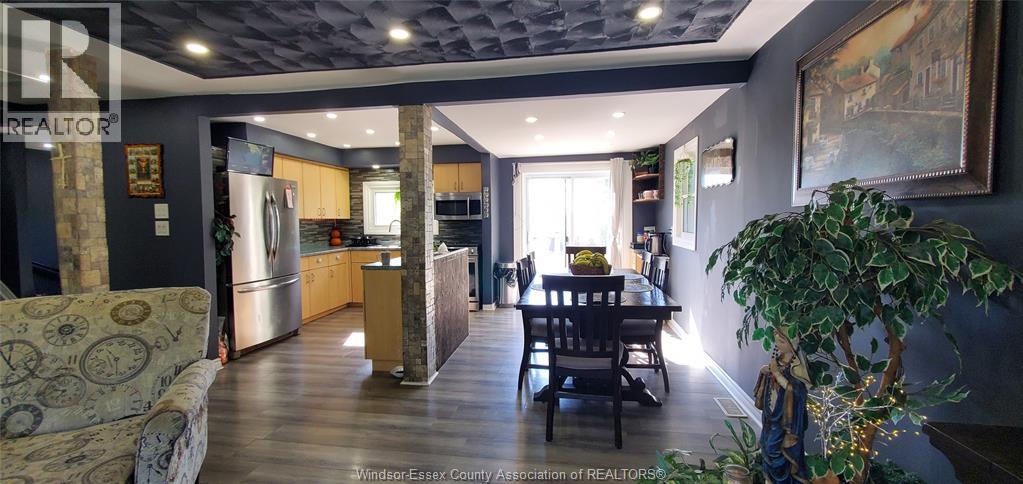 3025 WOODLAWN AVENUE