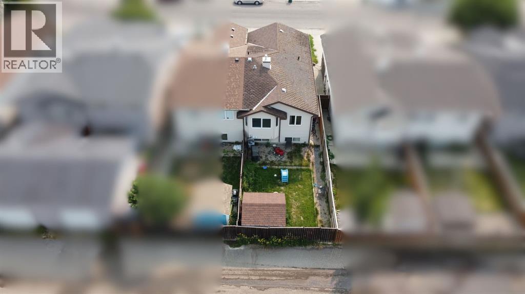 332 Lynx Crescent N